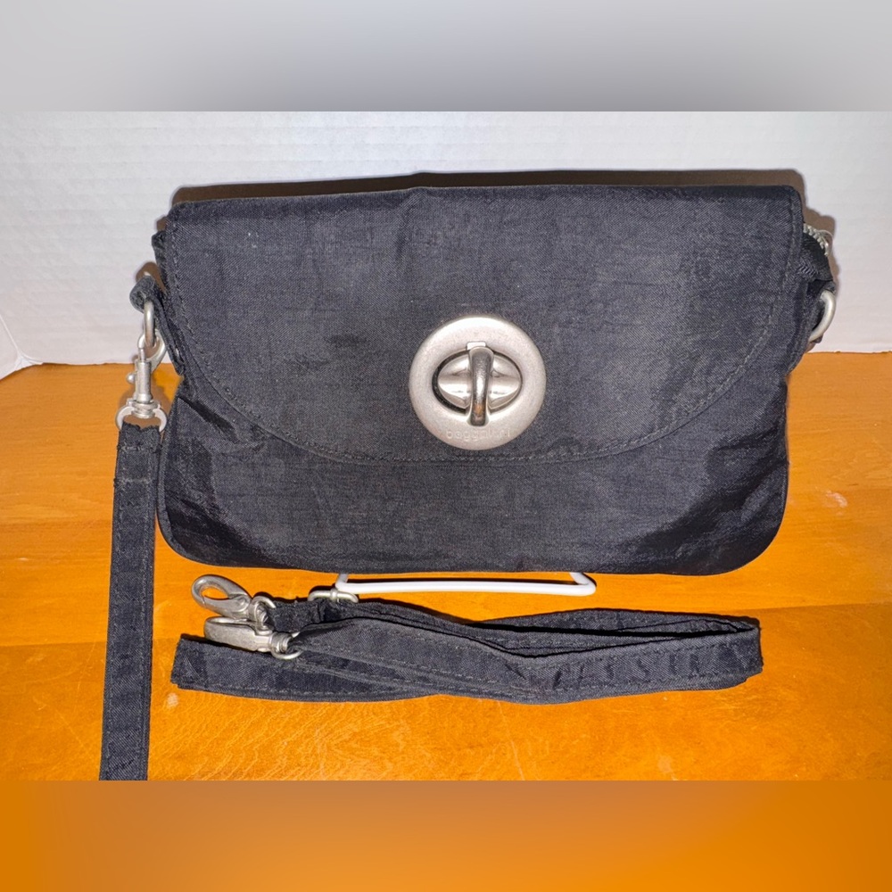Baggalini Monaco Clutch Purse Convertible Crossbody or Wristlet